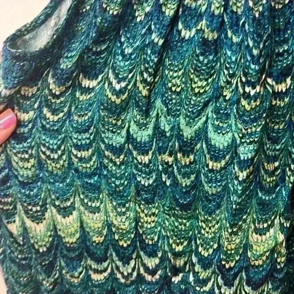 Rose+Olive Flutter Sleeve Smocked Neckline Top Size Large NWOT - Picture 6 of 9